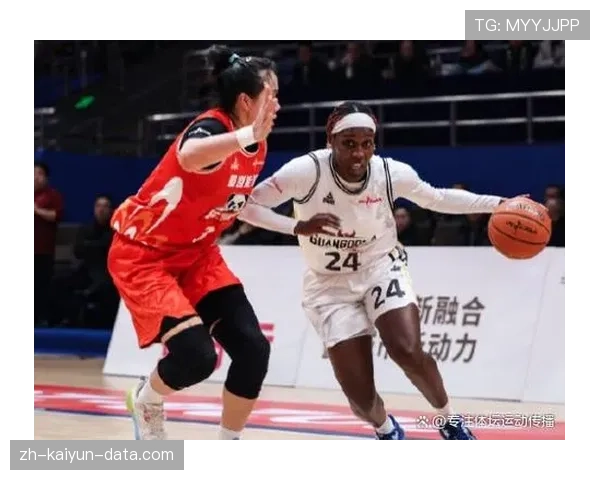 篮球裁判员如何判定和处罚发球五秒违例？